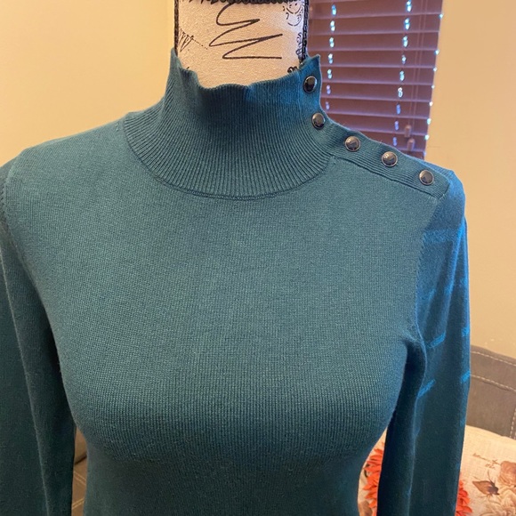 Ann Taylor Sweaters - Ann Taylor green/teal thin sweater. Size XXS 💙💚